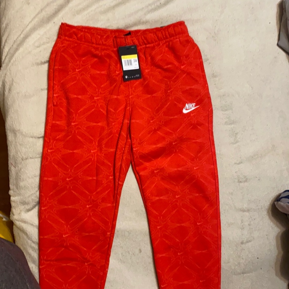 Nike joggers standard fit size small